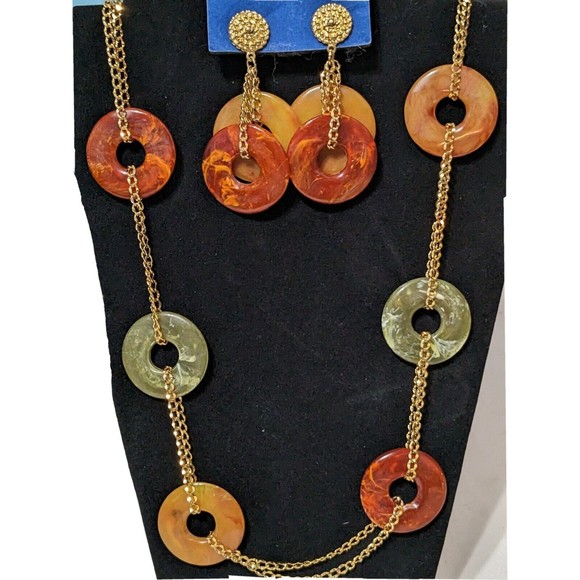 Avon Vintage Gold Tone Color Disc 16"  Necklace  With Earrings Beautiful - Picture 2 of 4